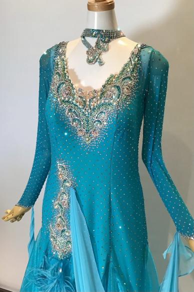 スタンダードドレス　ライトブルー【SALE 165,000円】